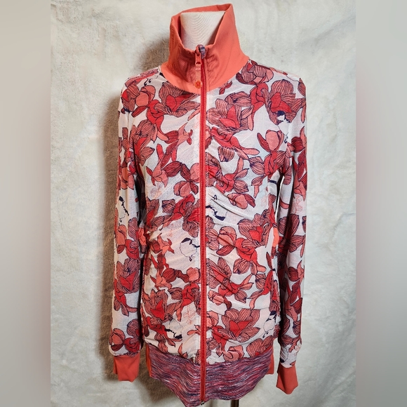 Lululemon reversible jacket.  Floral/stripes.  Size 6 - Picture 6 of 17